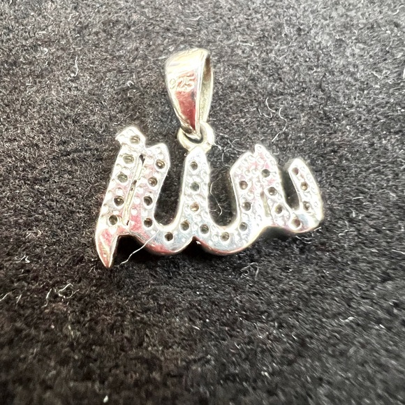 Allah silver cubic zirconia pendant. - Picture 3 of 3